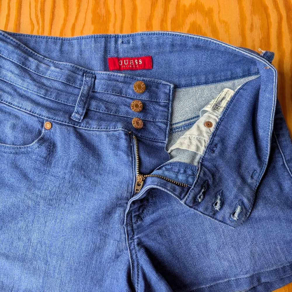 Guess High Waist Button Fly Stretch Denim Shorts Medium Blue Size 27 - Picture 4 of 6